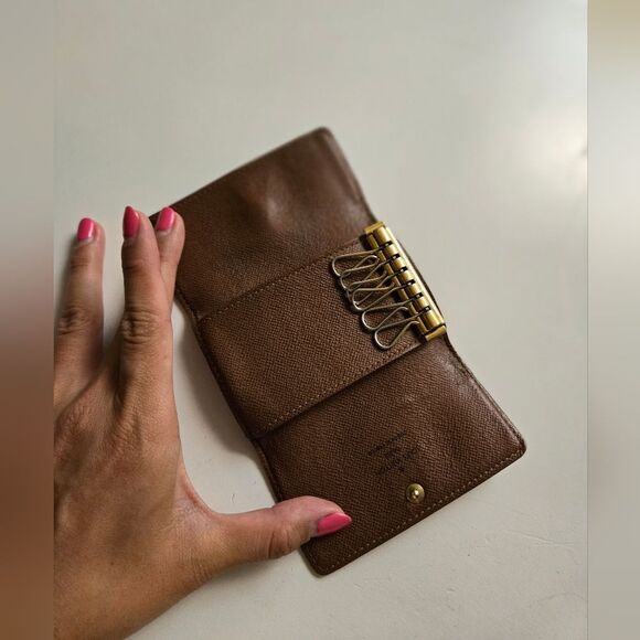 Louis Vuitton Monogram 6 Key holder - Picture 3 of 16